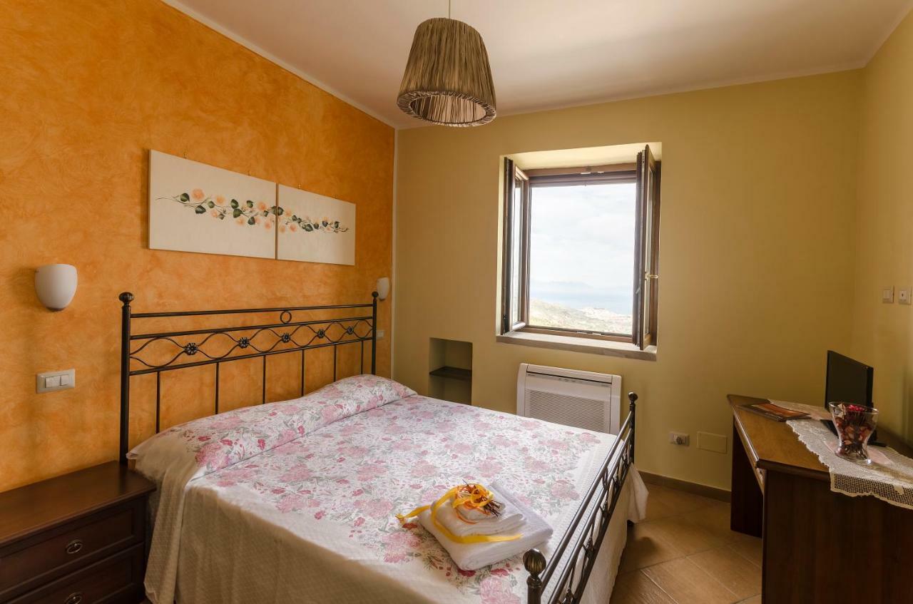 Al Casale Dei Nonni Bed & Breakfast Laureana Cilento ภายนอก รูปภาพ